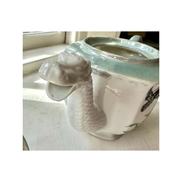 Beautiful Butterfly & Flower Japanese Tea Set - Picture 5 of 13